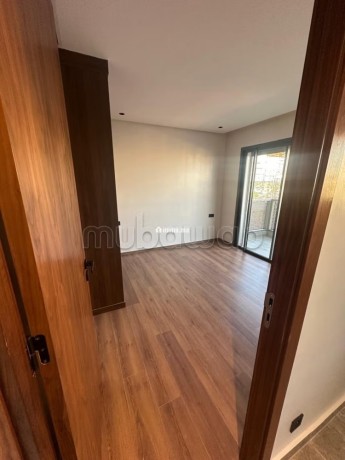 magnifique-studio-vide-au-casablanca-finance-city-big-2