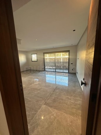 magnifique-studio-vide-au-casablanca-finance-city-big-3