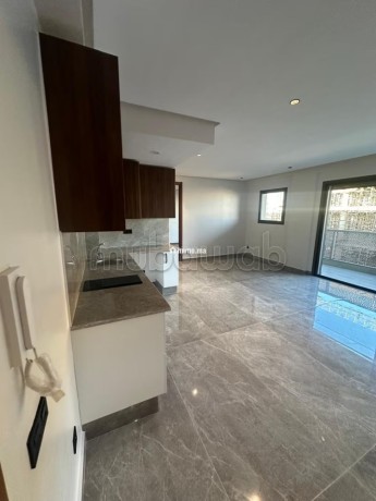 magnifique-studio-vide-au-casablanca-finance-city-big-4