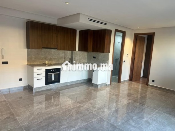 magnifique-studio-vide-au-casablanca-finance-city-big-5