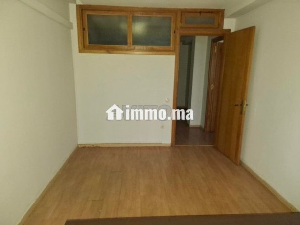 bureau-de-80m2-a-vendre-au-quartier-administratif-big-5