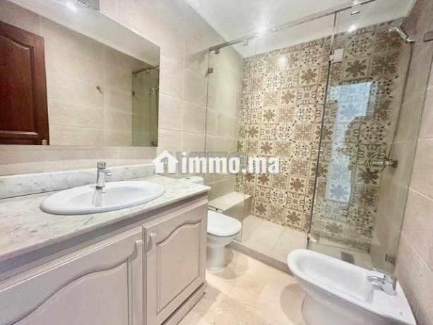 spacieux-appartement-sur-racine-big-2