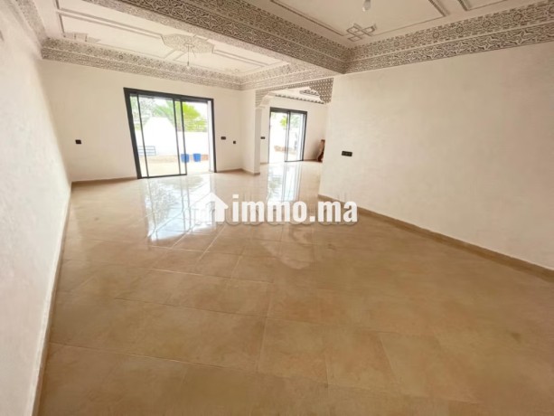 villa-de-400m2-a-louer-neuve-a-iligh-big-0