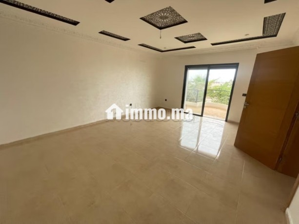 villa-de-400m2-a-louer-neuve-a-iligh-big-6