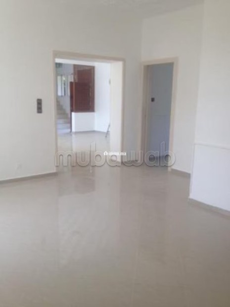 Location villa vide à oasis avec un grand jardin - Location Immobilier - Casablanca - photo 7
