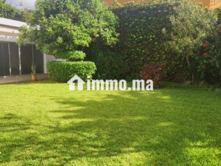 Location villa vide à oasis avec un grand jardin - Villa à louer - Casablanca