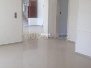 Location villa vide à oasis avec un grand jardin - Villa à louer - Casablanca