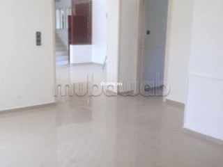 Location villa vide à oasis avec un grand jardin - Villa à louer - Casablanca