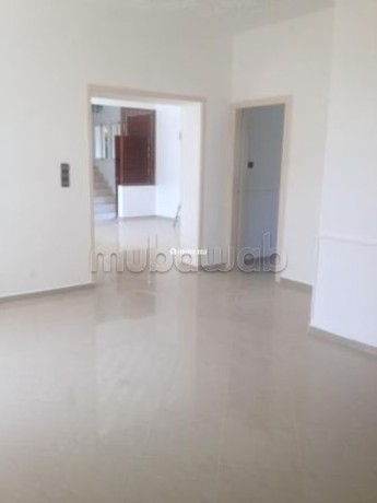 location-villa-vide-a-oasis-avec-un-grand-jardin-big-8