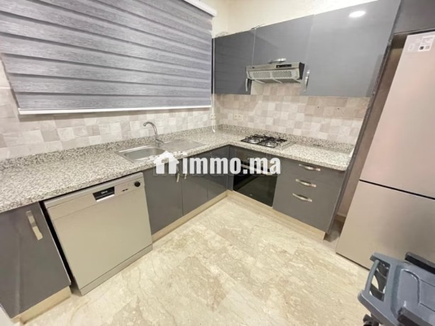 belle-villa-de-200-m2-moderne-a-louer-a-tassila-big-2