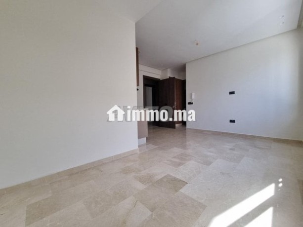 studio-neuf-a-louer-55-m2-sur-oasis-big-0