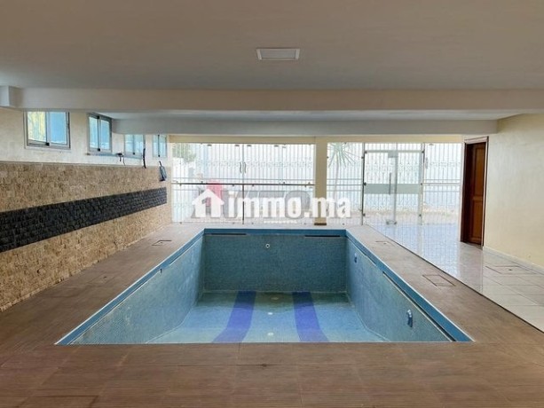 luxueuse-villa-avec-piscine-big-4