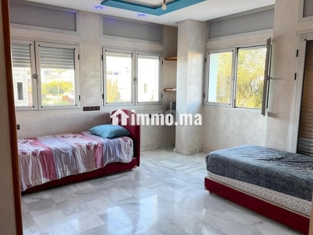 luxueuse-villa-avec-piscine-big-8