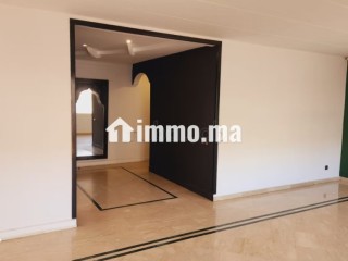 Location appt vide avec terrasse a racine - Appartement à louer - Casablanca
