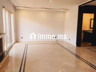Location appt vide avec terrasse a racine - Appartement à louer - Casablanca