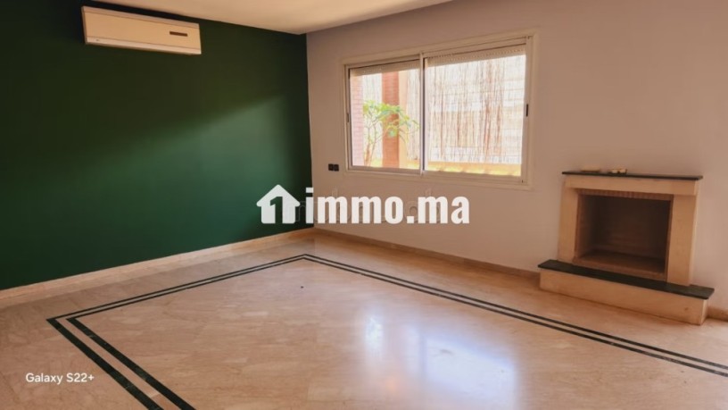 location-appt-vide-avec-terrasse-a-racine-big-11