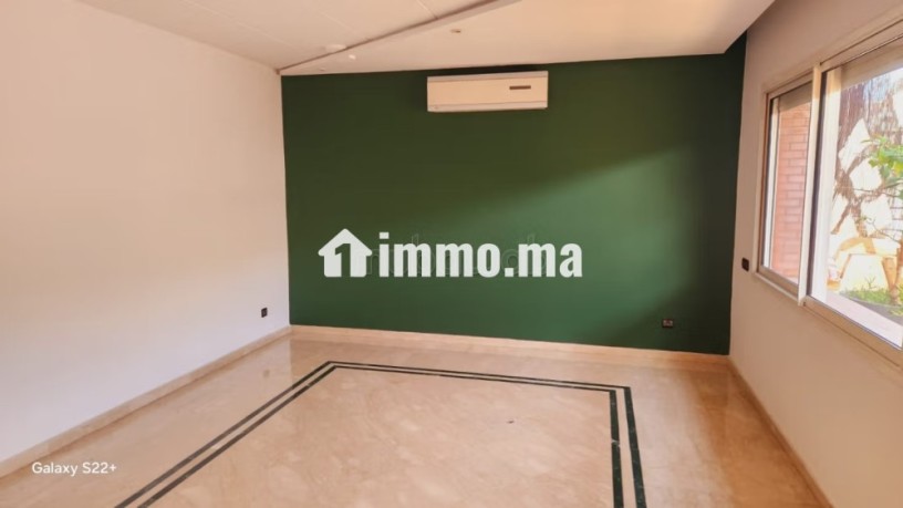 location-appt-vide-avec-terrasse-a-racine-big-15