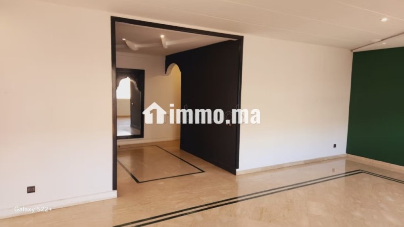 location-appt-vide-avec-terrasse-a-racine-big-16