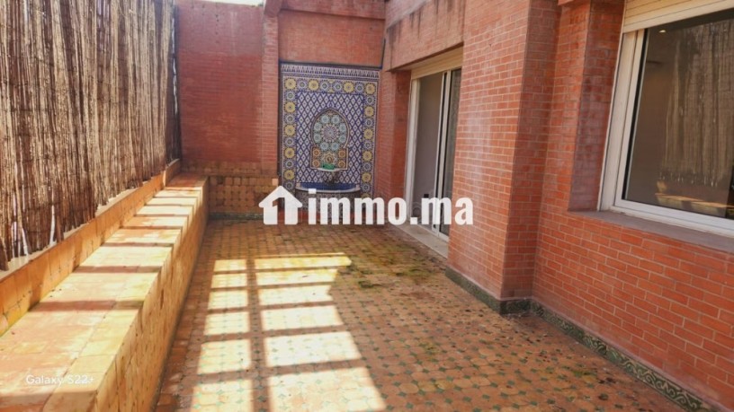 location-appt-vide-avec-terrasse-a-racine-big-17