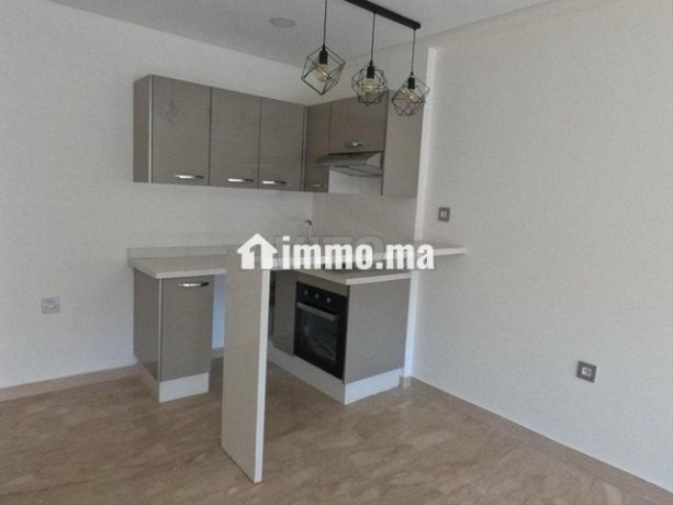 joliment-studio-vide-a-louer-situee-a-maarif-big-0