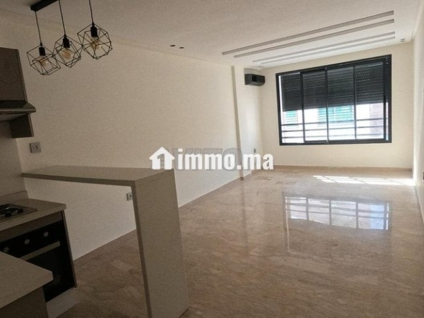 joliment-studio-vide-a-louer-situee-a-maarif-big-2