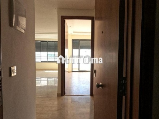 joliment-studio-vide-a-louer-situee-a-maarif-big-6