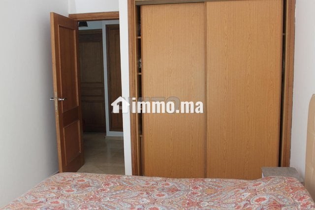 racine-1-chambre-salon-moderne-et-ensoleille-big-4