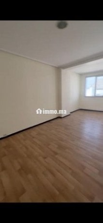 bureau-recep-gd-open-5p-150m2-a-louer-bd-zerktouni-big-6