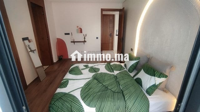 studio-tres-joliment-meuble-maarif-les-princesses-big-1