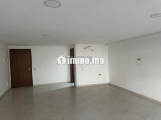 location-dun-plateau-de-bureau-neuf