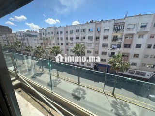 Location de bureaux à Bourgogne Ouest.
Superficie 60 m².
Avec ascenseur - Bureau à louer - Casablanca