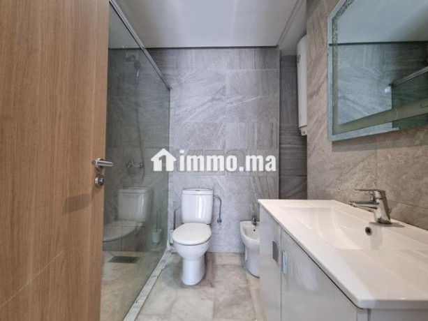 appartement-a-louer-126-m2-a-casablanca-big-6