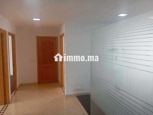 bureau-au-quartier-des-hopitaux-96m2-big-2