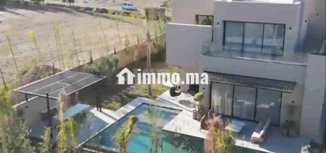villa-de-luxe-400-m2-meublee-piscine-big-2