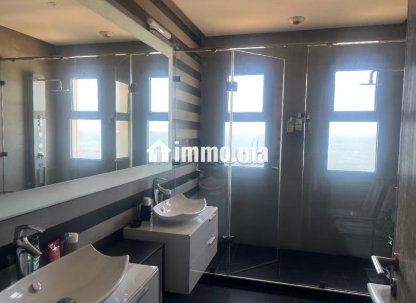 Très bel appt avec une vue sur mer imprenable à louer meublé avec 2 chambres à la marina - Location Immobilier - Casablanca - photo 3