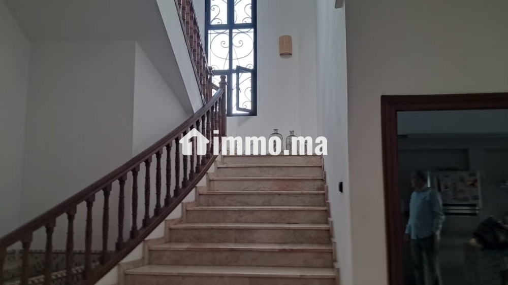 Belle villa à louer proche école américaine - Location Immobilier - Casablanca - photo 4