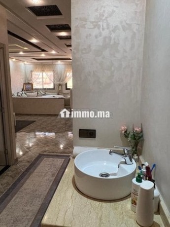 appartement-110m2-2-facades-a-louer-vide-a-casa-big-4