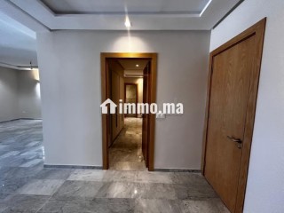 À louer – Spacieux appartement refait à neuf à Hay Riad - Appartement à louer - Rabat