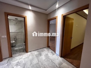 À louer – Spacieux appartement refait à neuf à Hay Riad - Appartement à louer - Rabat