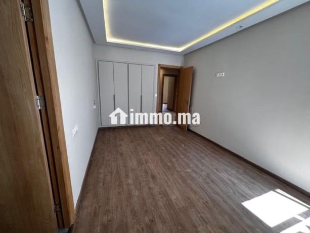 a-louer-spacieux-appartement-refait-a-neuf-a-hay-riad-big-9