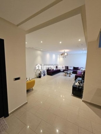 appartement-a-louer-116-m2-a-rue-roma-2mars-big-2
