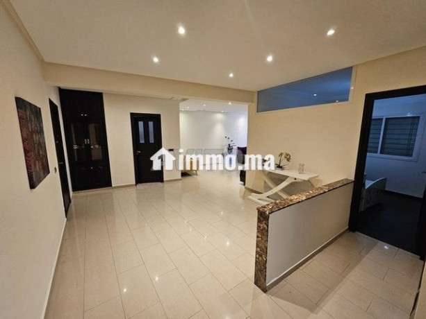 appartement-a-louer-116-m2-a-rue-roma-2mars-big-3