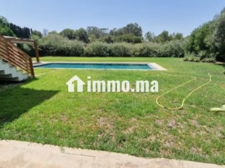 Villa avec piscine à la location à bouskoura - Villa à louer