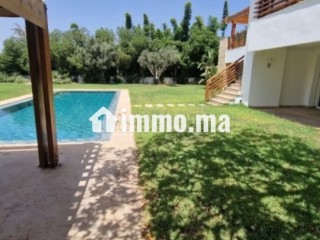 Villa avec piscine à la location à bouskoura - Villa à louer