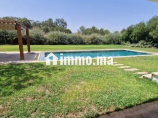Villa avec piscine à la location à bouskoura - Villa à louer