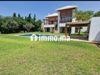Villa avec piscine à la location à bouskoura - Villa à louer