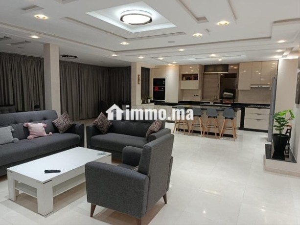 niveau-villa-avec-piscine-pour-vacances-big-3