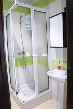 appartement-a-cote-de-lhotel-hilton-et-la-plage-big-4