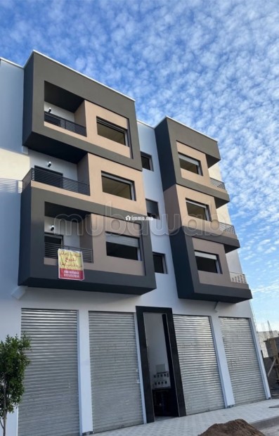 Bel appartement à vendre à Berrechid. 3 pièces. Système de parabole et salon marocain - Vente Immobilier - Berrechid - photo 1