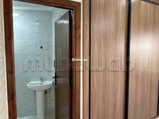 Bel appartement à vendre à Berrechid. 3 pièces. Système de parabole et salon marocain - Appartement à vendre - Berrechid